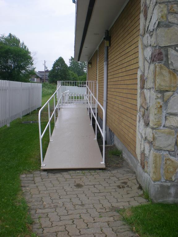 Motel Vaudreuil מראה חיצוני תמונה